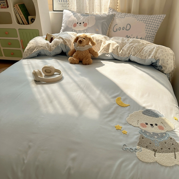 91家纺网 家纺一手货源 找家纺 澜妃 2025新款萌萌哒卡通毛巾绣四件套系列一 晚安月亮小狗