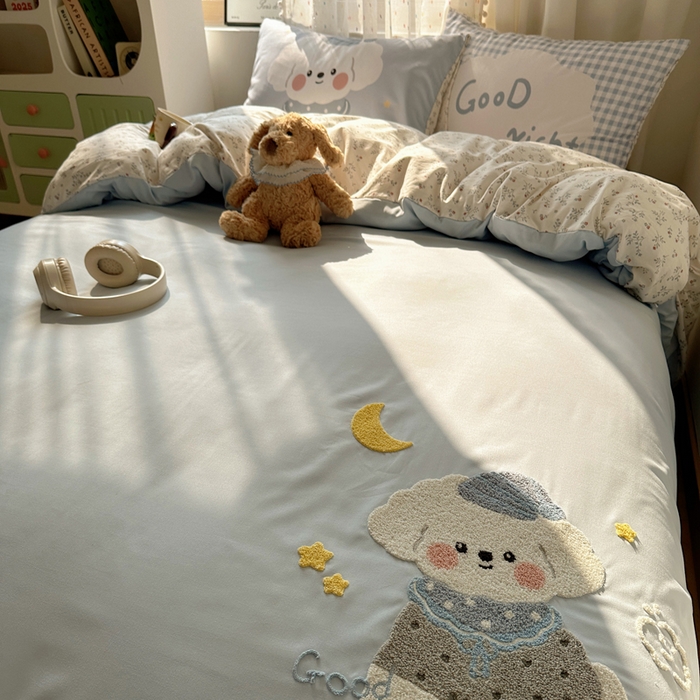 91家纺网 家纺一手货源 找家纺 澜妃 2025新款萌萌哒卡通毛巾绣四件套系列一 晚安月亮小狗