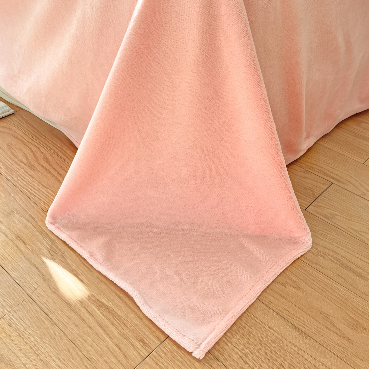 91家纺网 家纺一手货源 找家纺 如一 2025新款高克重卡通印花牛奶绒四件套第三批 粉格汪