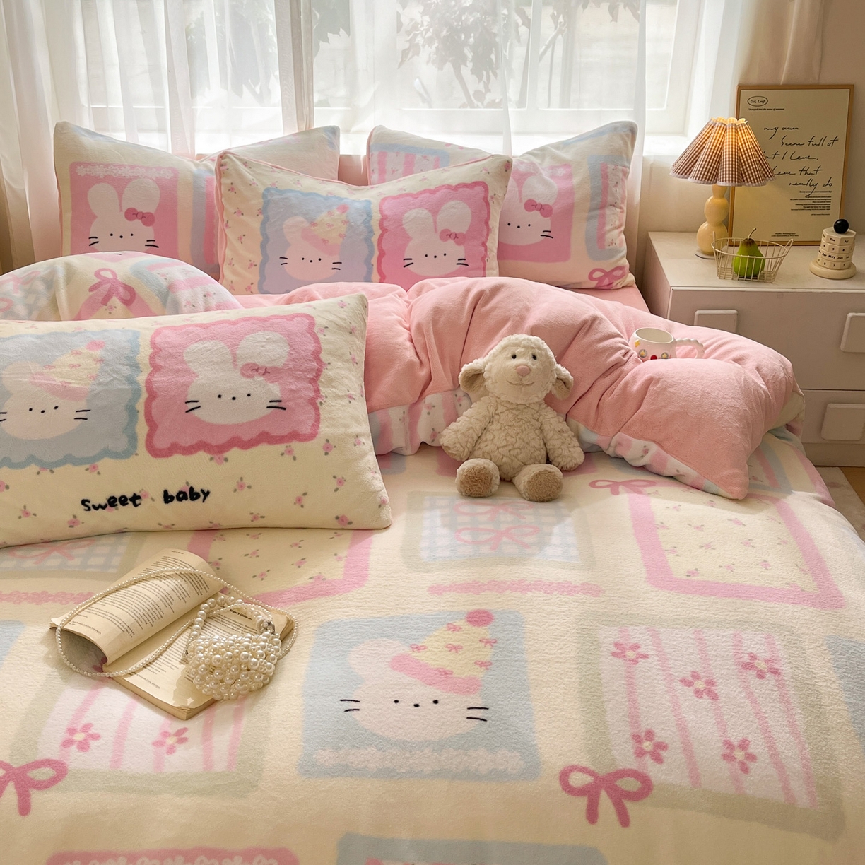 91家纺网 家纺一手货源 找家纺 如一 2025新款高克重卡通印花牛奶绒四件套第三批 粉粉兔