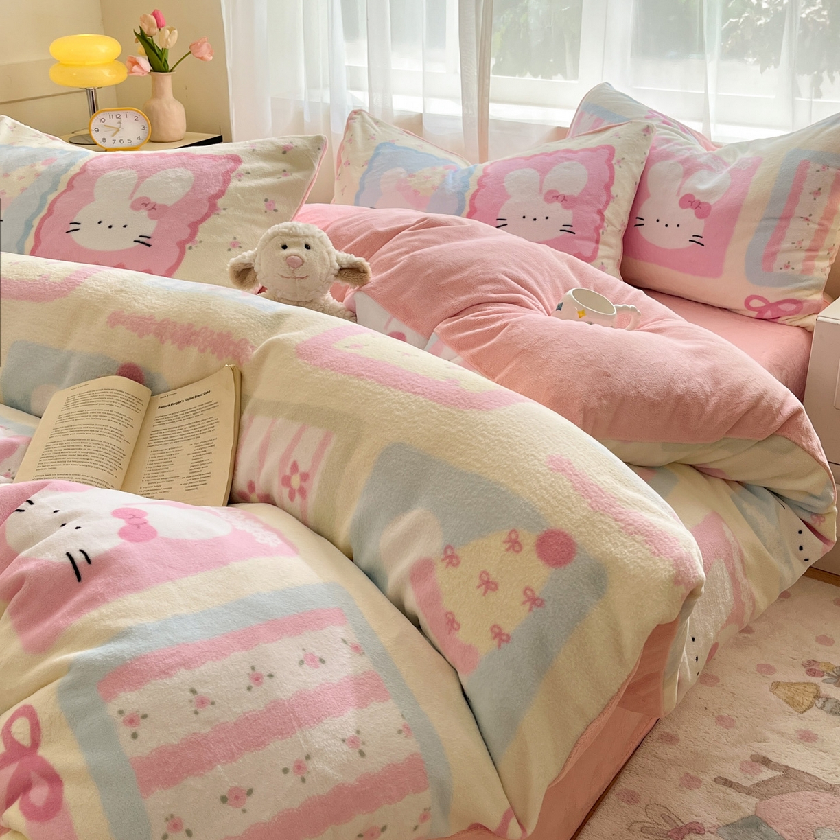 91家纺网 家纺一手货源 找家纺 如一 2025新款高克重卡通印花牛奶绒四件套第三批 粉粉兔