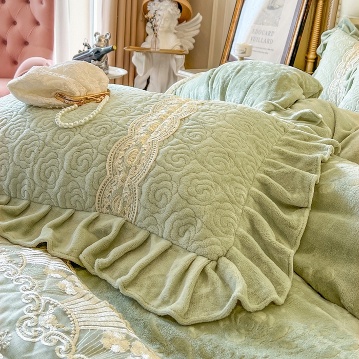 91家纺网 家纺一手货源 找家纺 瑞宝 2025新款全消光牛奶绒床盖四件套-华尔兹 华尔兹-青柠绿（控价310起 ）