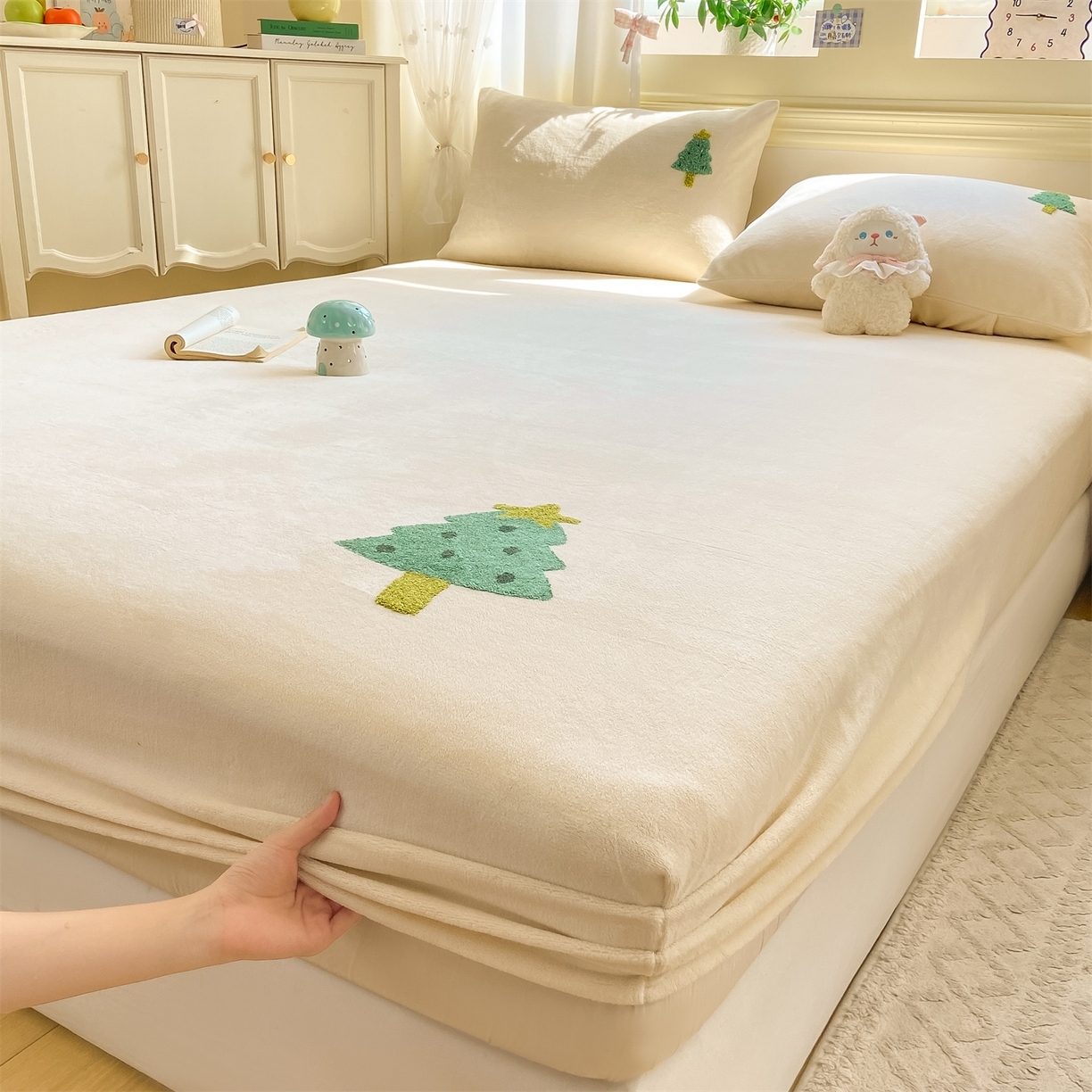 91家纺网 家纺一手货源 找家纺 （总）居眠 2025新款A类单层毛巾绣牛奶绒床笠