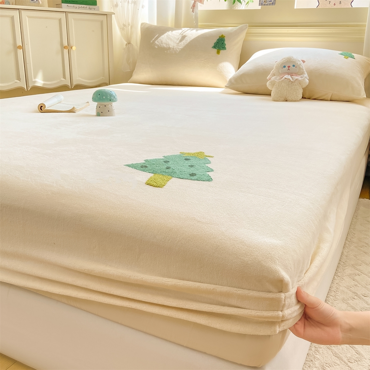 91家纺网 家纺一手货源 找家纺 （总）居眠 2025新款A类单层毛巾绣牛奶绒床笠