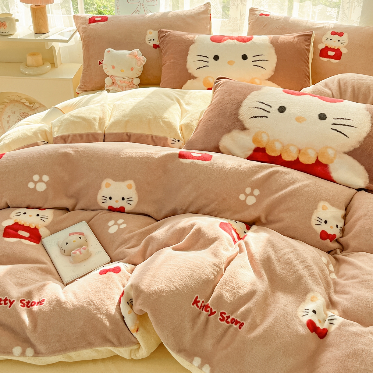 91家纺网 家纺一手货源 找家纺 如一 2025新款高克重卡通印花牛奶绒四件套第三批 猫咪咖