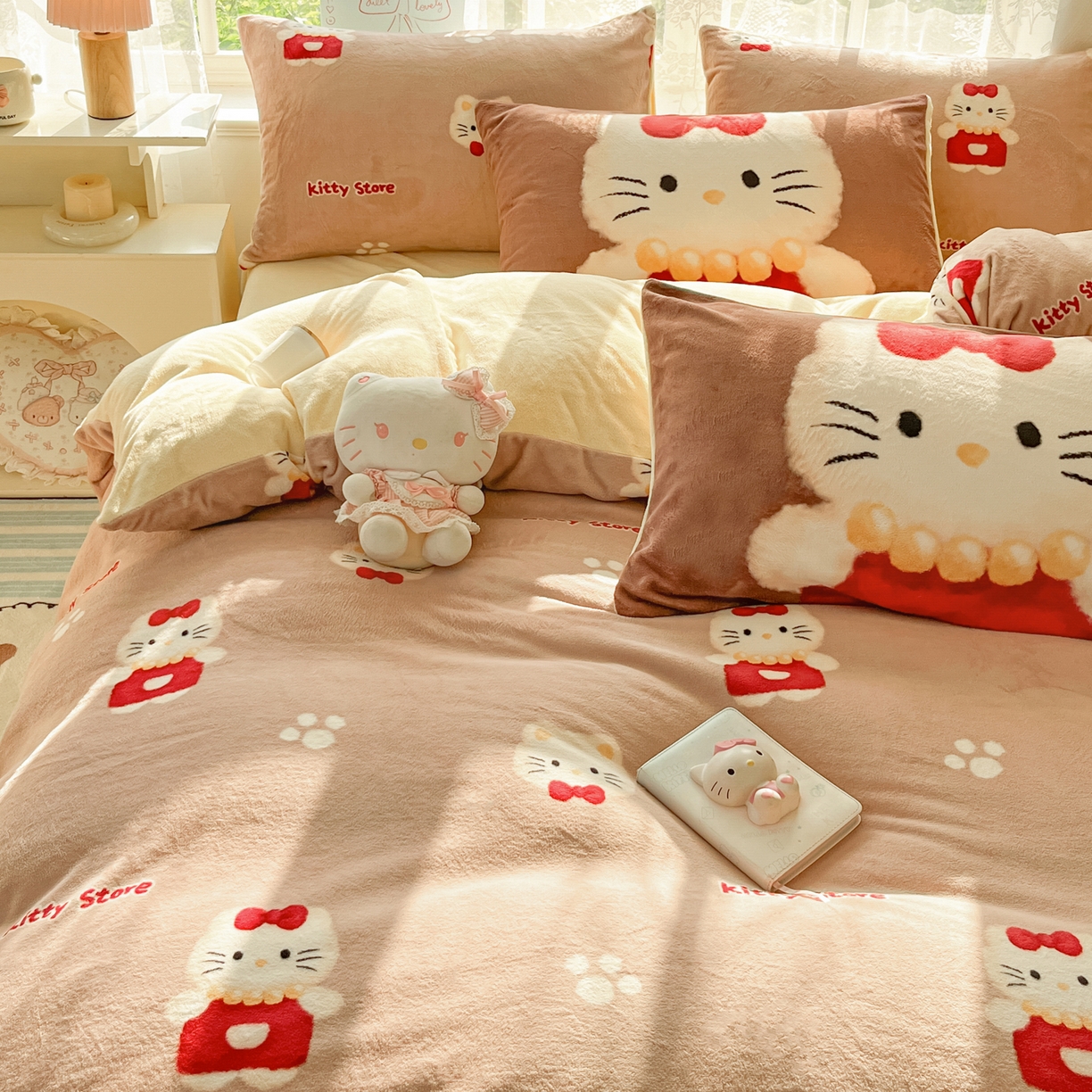 91家纺网 家纺一手货源 找家纺 如一 2025新款高克重卡通印花牛奶绒四件套第三批 猫咪咖