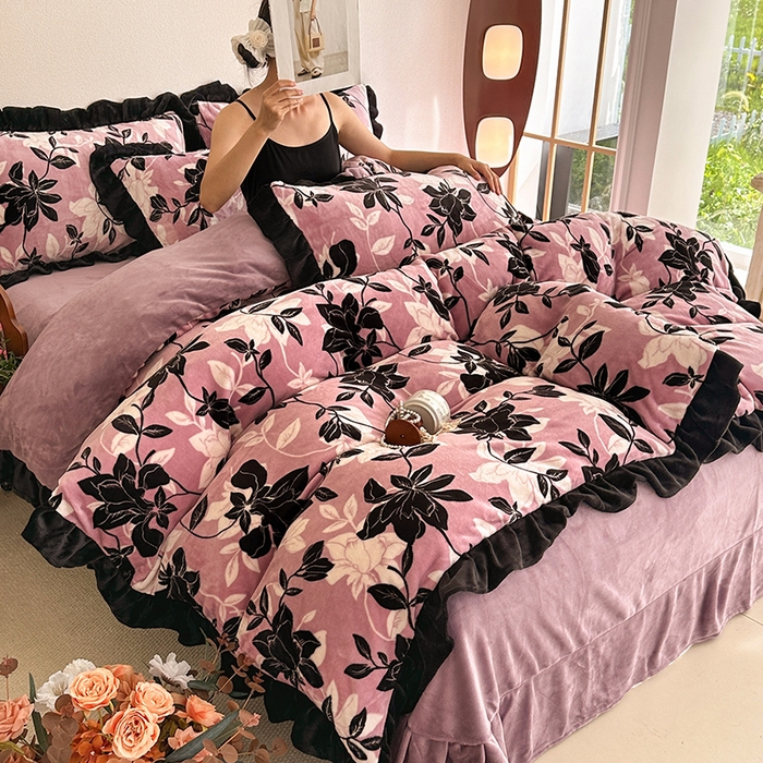 91家纺网 家纺一手货源 找家纺 （总）佳一 2025新款赫本风牛奶绒床裙款花边四件套