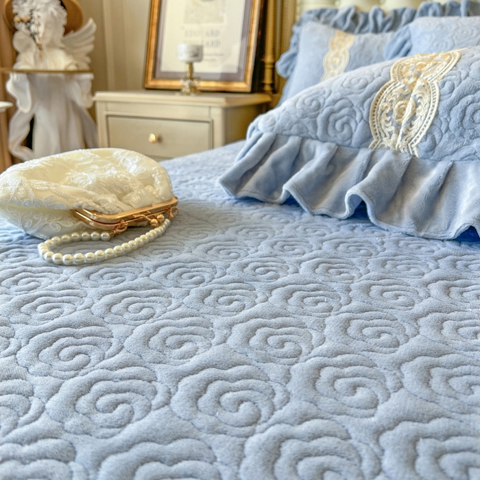 91家纺网 家纺一手货源 找家纺 瑞宝 2025新款全消光牛奶绒床盖单件床盖单品单床盖床盖三件套-华尔兹 华尔兹-星空蓝