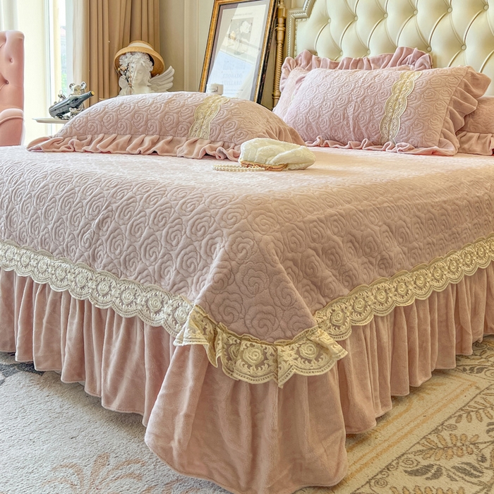 91家纺网 家纺一手货源 找家纺 瑞宝 2025新款全消光牛奶绒床盖单件床盖单品单床盖床盖三件套-华尔兹 华尔兹-蜜粉