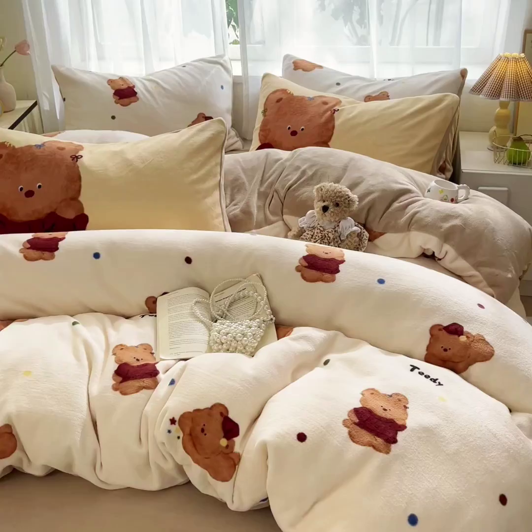 91家纺网 家纺一手货源 找家纺 如一 2025新款高克重卡通印花牛奶绒四件套第三批 泰迪熊