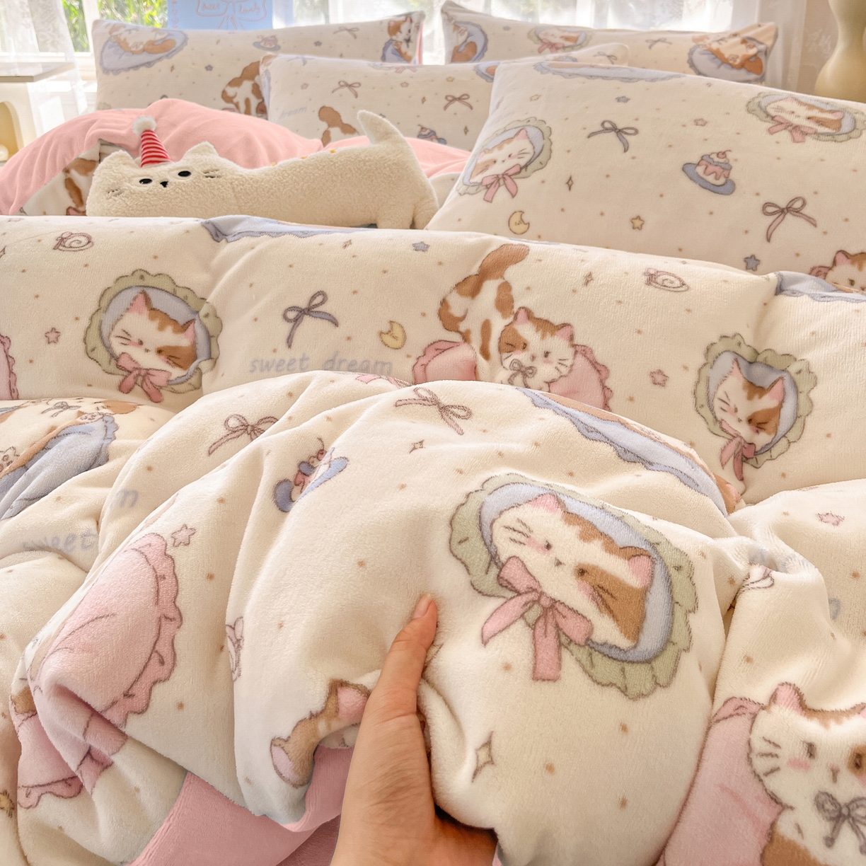 91家纺网 家纺一手货源 找家纺 如一 2025新款高克重卡通印花牛奶绒四件套第三批 小粉喵