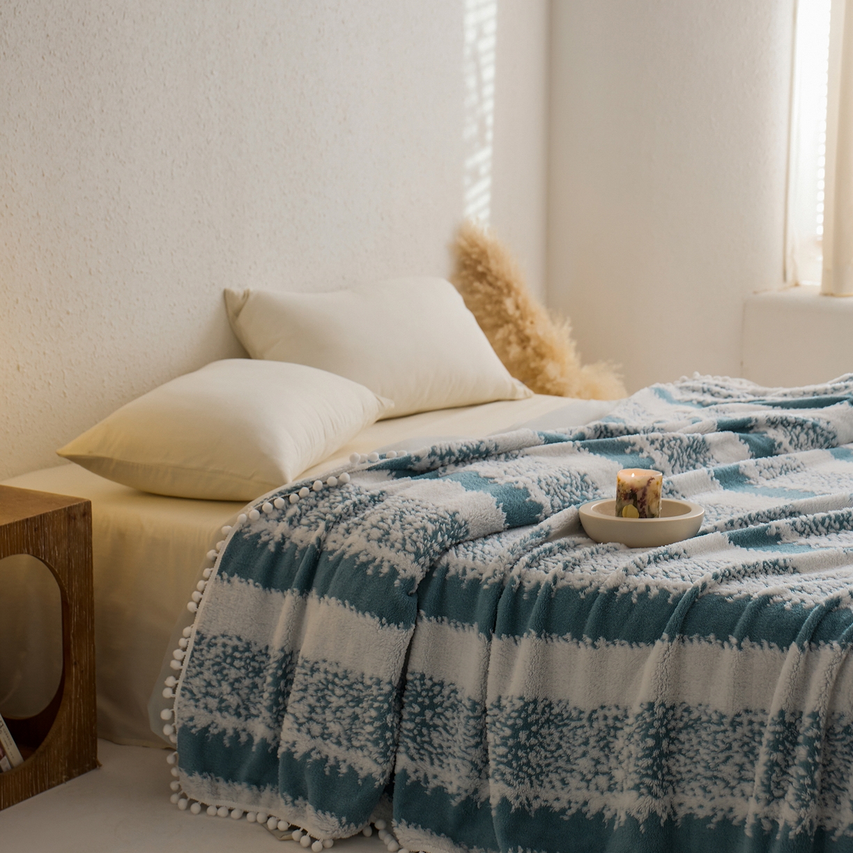 91家纺网 家纺一手货源 找家纺 安莱生活 2025新款阳离子羊羔绒200克毛毯--森语雪球系列 森语雪球-筠雾