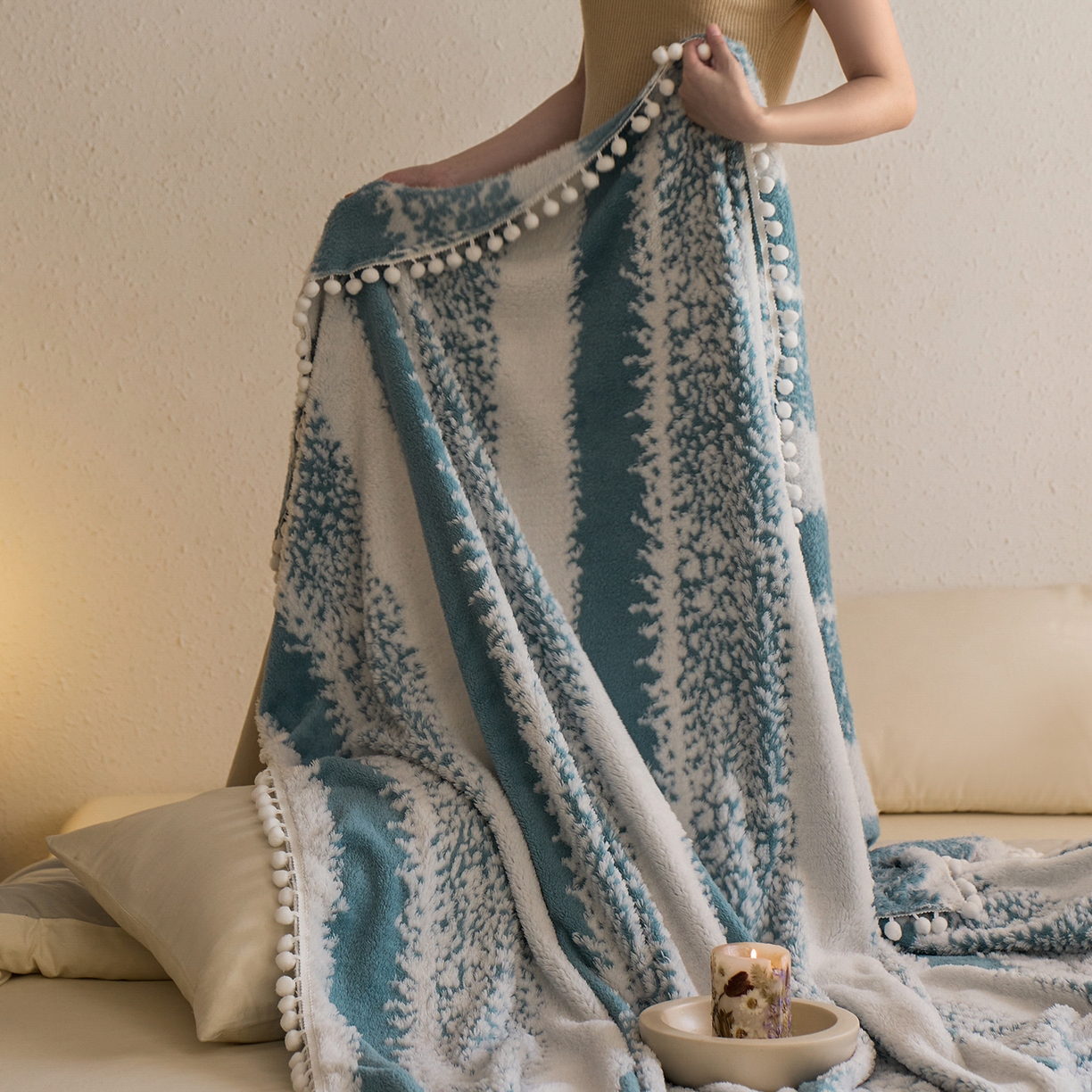 91家纺网 家纺一手货源 找家纺 安莱生活 2025新款阳离子羊羔绒200克毛毯--森语雪球系列 森语雪球-筠雾