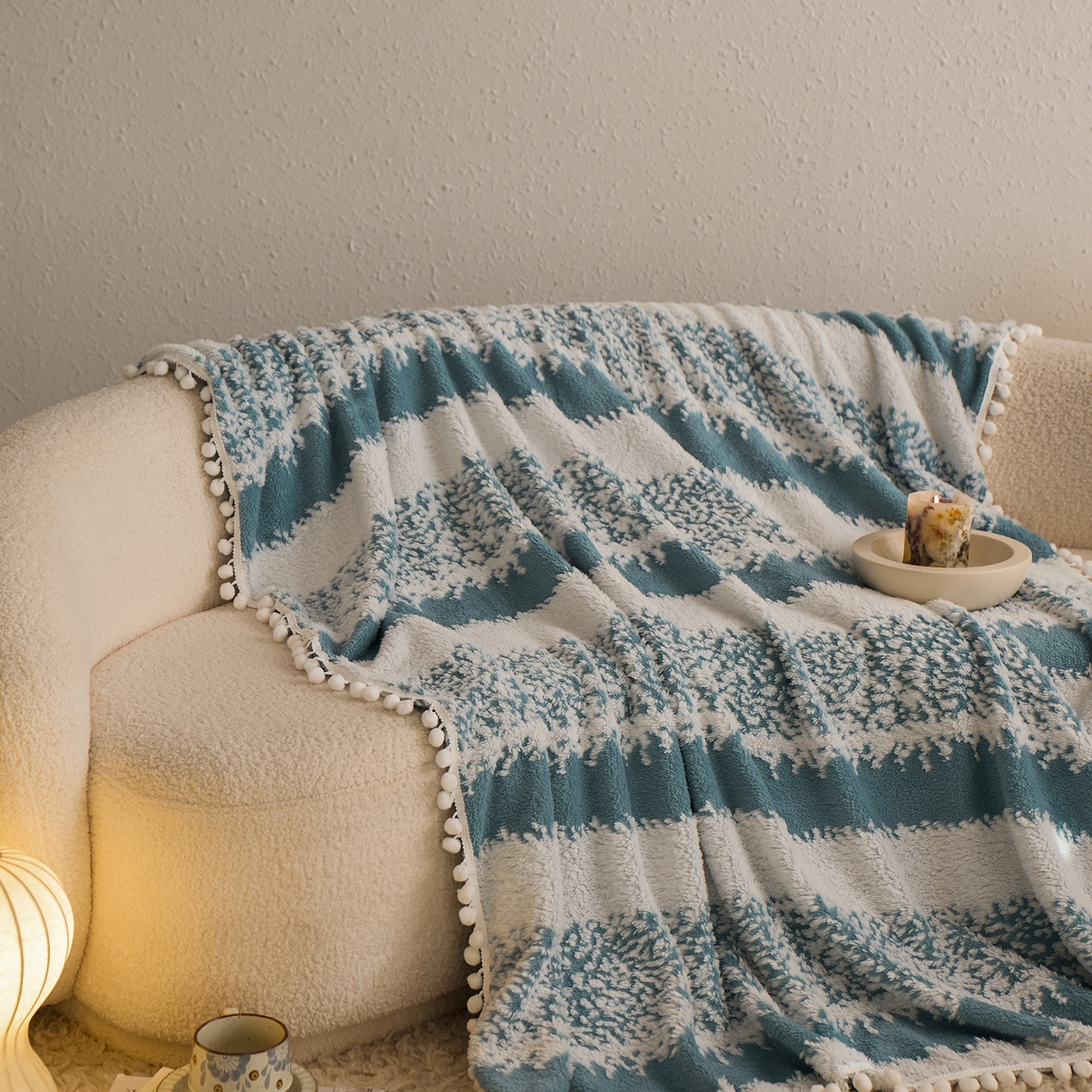 91家纺网 家纺一手货源 找家纺 安莱生活 2025新款阳离子羊羔绒200克毛毯--森语雪球系列 森语雪球-筠雾