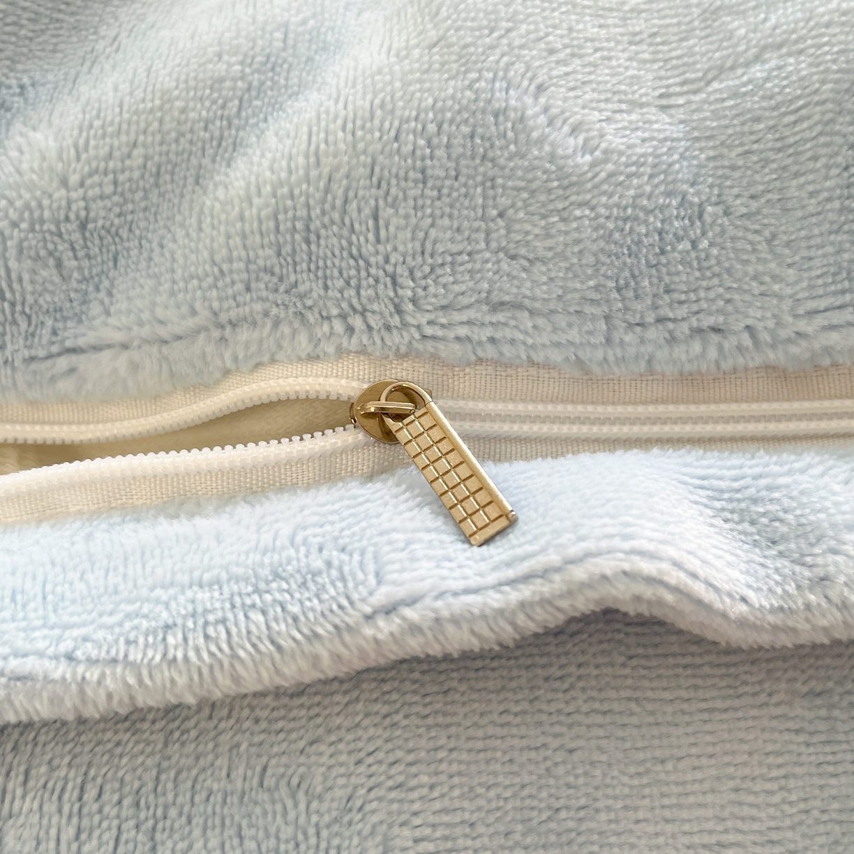 91家纺网 家纺一手货源 找家纺 如一 2025新款高克重卡通印花牛奶绒四件套第三批 慵懒猫