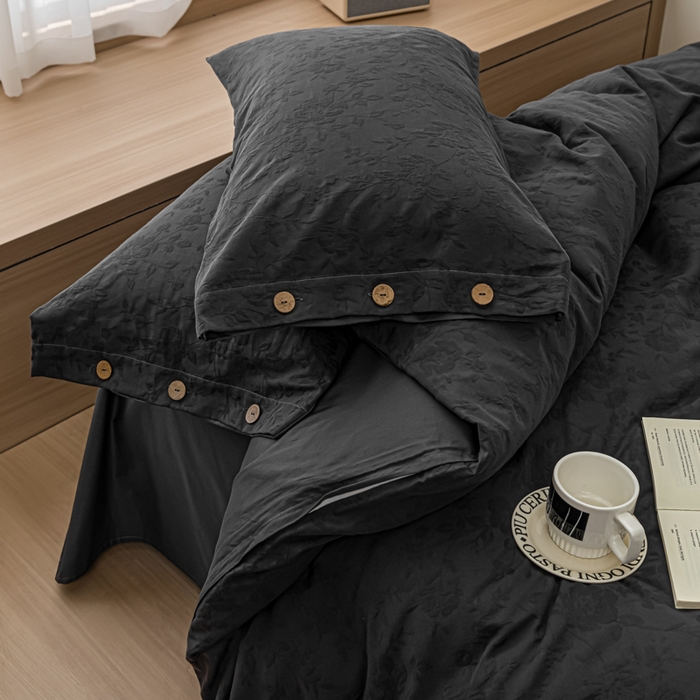 91家纺网 家纺一手货源 找家纺 （总）女子家纺 2025新款全棉三层水洗提花纽扣四件套