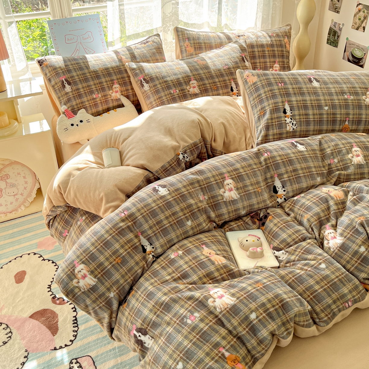 91家纺网 家纺一手货源 找家纺 如一 2025新款高克重卡通印花牛奶绒四件套第三批 棕格狗