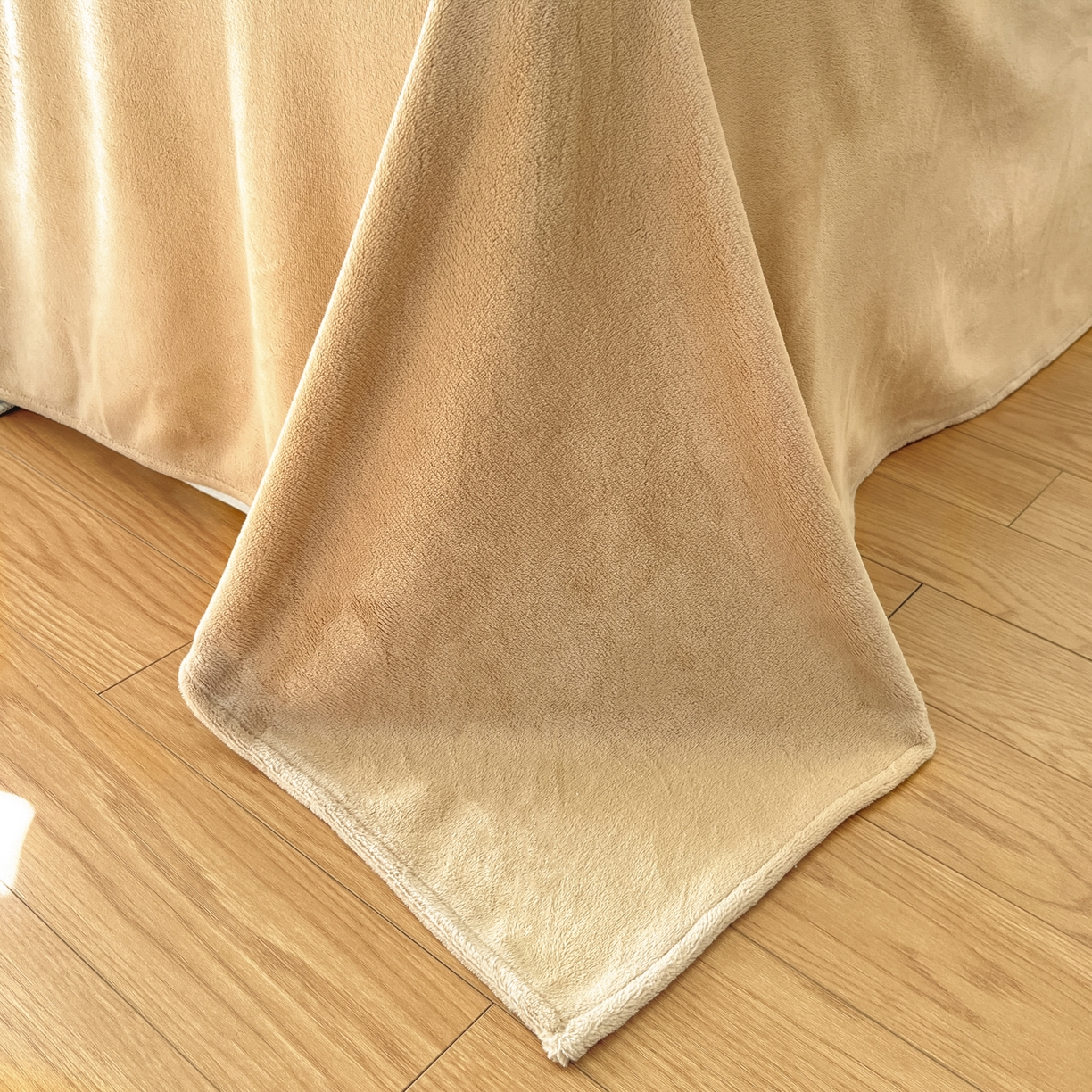 91家纺网 家纺一手货源 找家纺 如一 2025新款高克重卡通印花牛奶绒四件套第三批 棕格狗