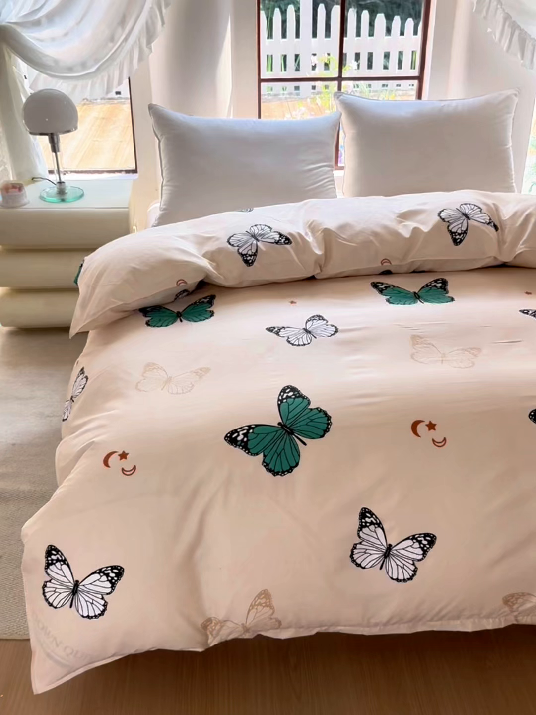 91家纺网 家纺一手货源 找家纺 梵巢家纺 芦荟棉被套，被罩化纤被套 蝶舞飞扬