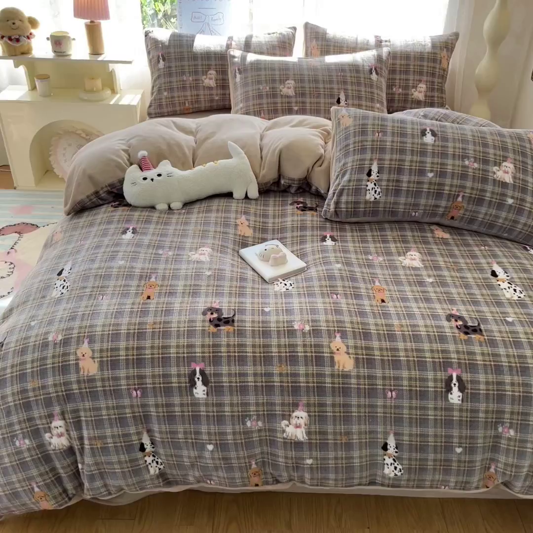 91家纺网 家纺一手货源 找家纺 如一 2025新款高克重卡通印花牛奶绒四件套第三批 棕格狗