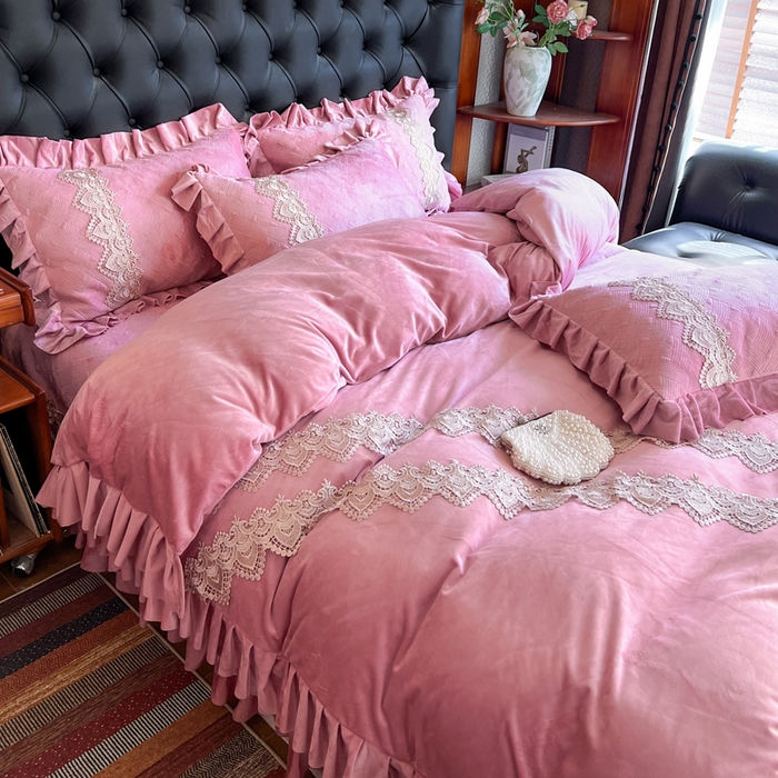 91家纺网 家纺一手货源 找家纺 瑞宝 2025新款宝宝绒床盖四件套-北欧风情（控价 308起） 北欧风情-豆沙