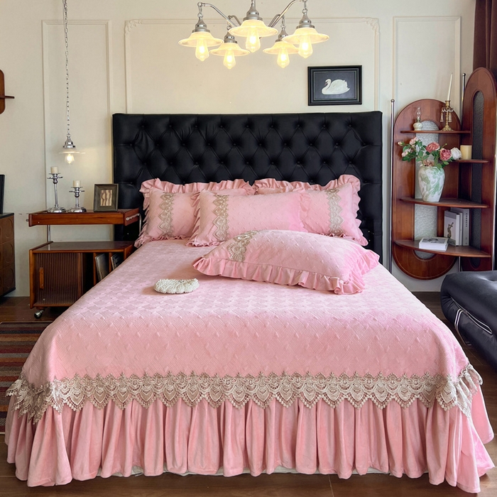 91家纺网 家纺一手货源 找家纺 瑞宝 2025新款宝宝绒床盖四件套-北欧风情（控价 308起） 北欧风情-粉玉