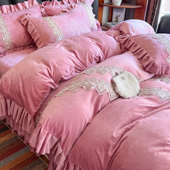 91家纺网 家纺一手货源 找家纺 瑞宝 2025新款宝宝绒床盖四件套-北欧风情（控价 308起） 北欧风情-豆沙