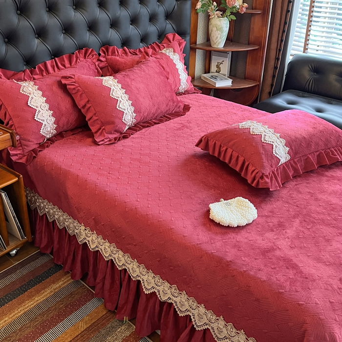 91家纺网 家纺一手货源 找家纺 瑞宝 2025新款宝宝绒床盖四件套-北欧风情（控价 308起） 北欧风情-酒红