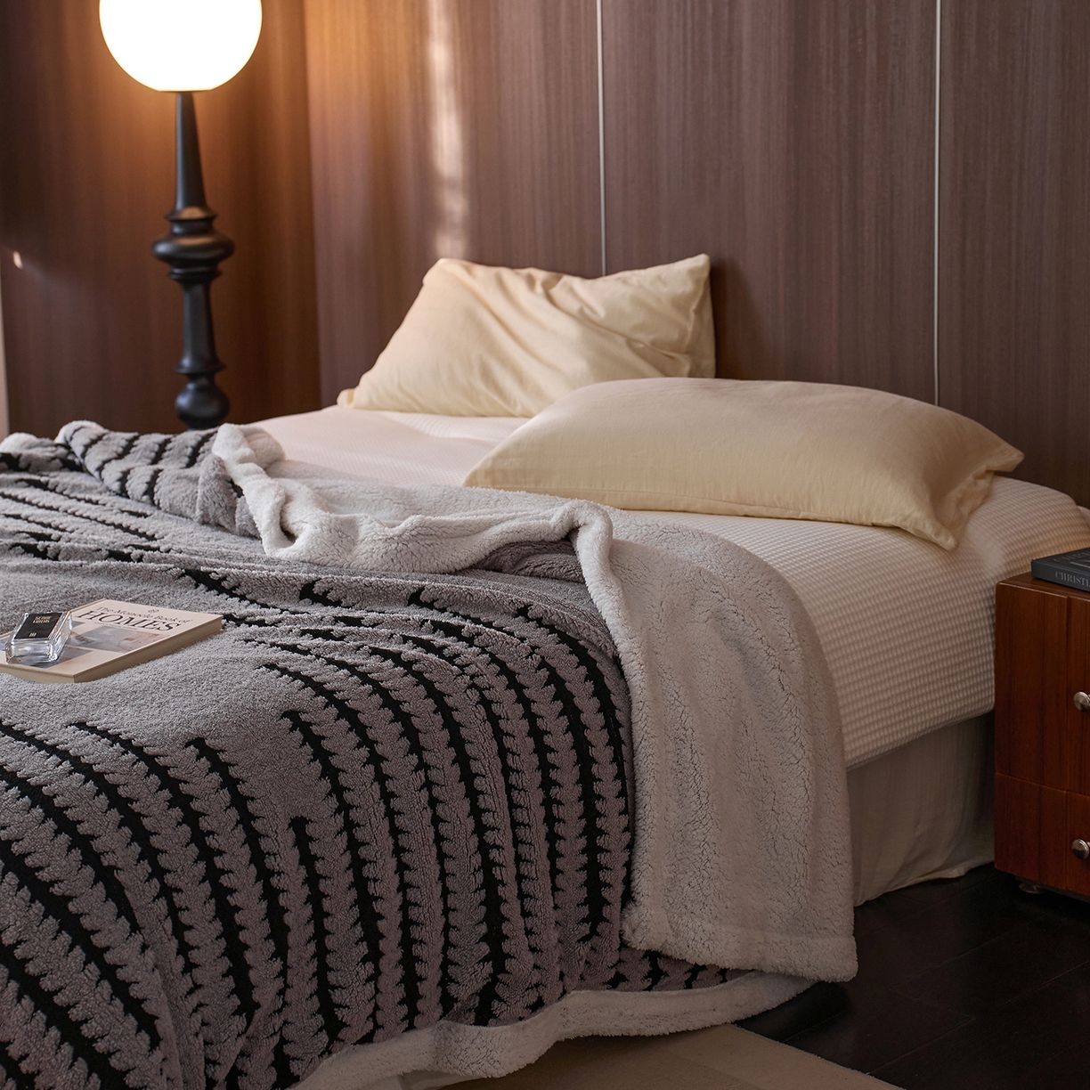 安莱生活 2025新款阳离子羊羔绒200克毛毯--云杉系列 云杉-黑灰