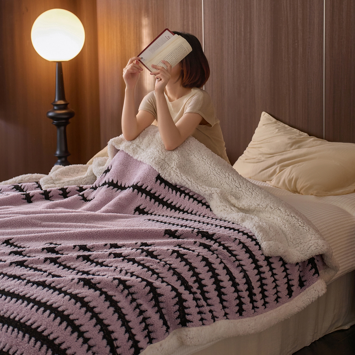 91家纺网 家纺一手货源 找家纺 安莱生活 2025新款阳离子羊羔绒200克毛毯--云杉系列 云杉-黛紫