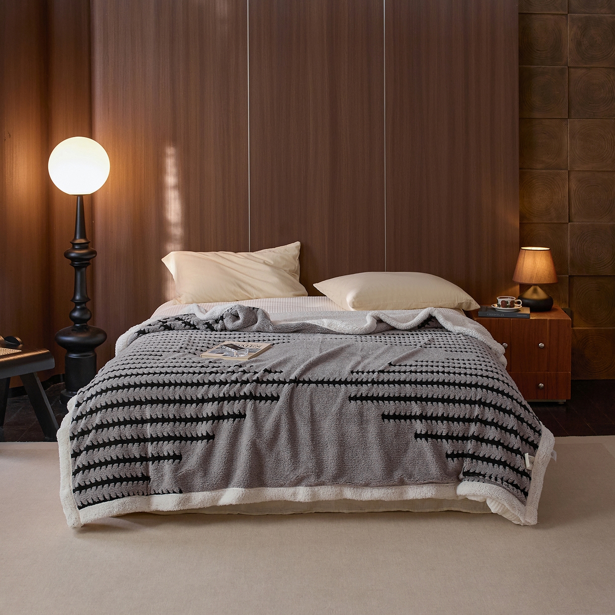 91家纺网 家纺一手货源 找家纺 安莱生活 2025新款阳离子羊羔绒200克毛毯--云杉系列 云杉-黑灰