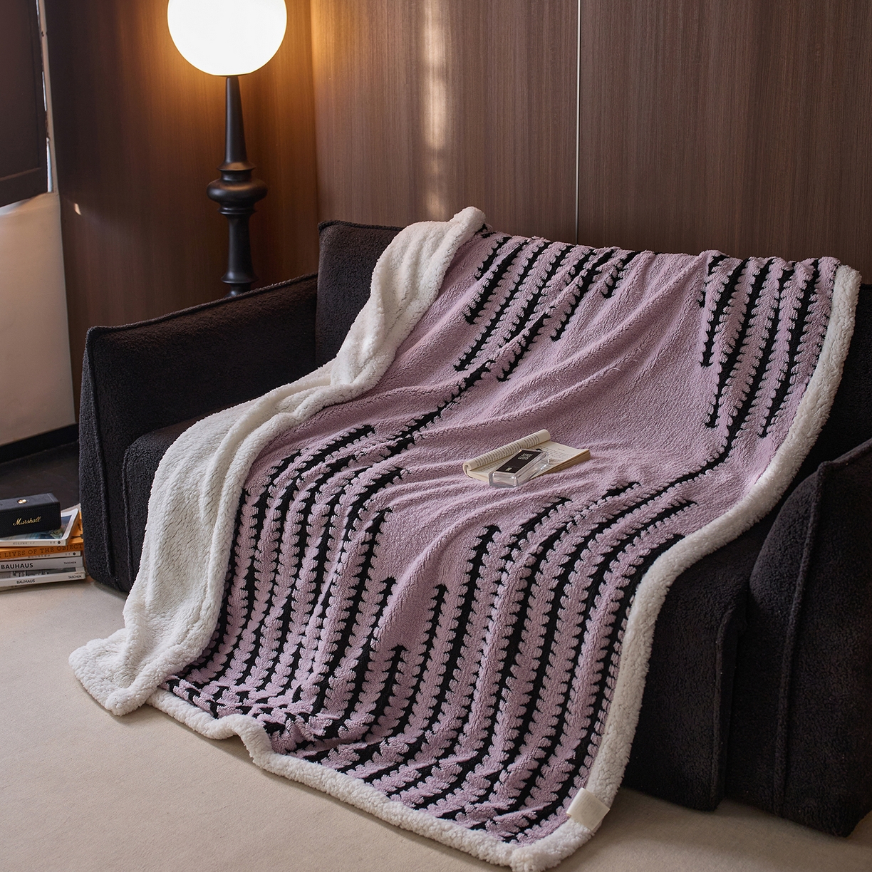 91家纺网 家纺一手货源 找家纺 安莱生活 2025新款阳离子羊羔绒200克毛毯--云杉系列 云杉-黛紫