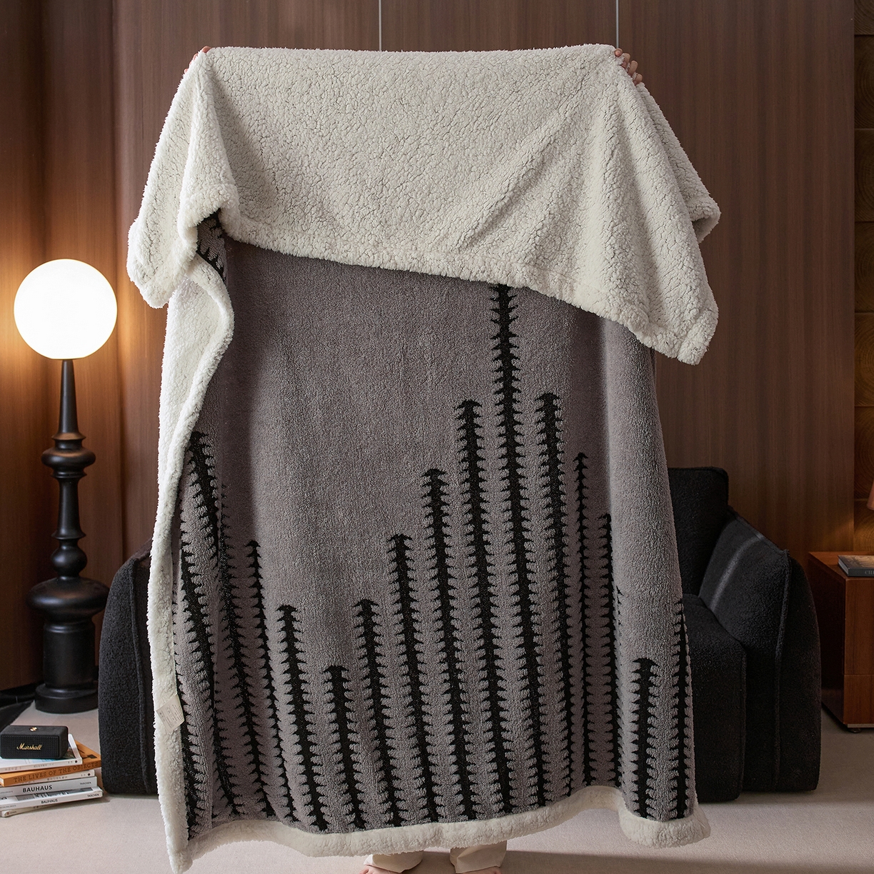 91家纺网 家纺一手货源 找家纺 安莱生活 2025新款阳离子羊羔绒200克毛毯--云杉系列 云杉-黑灰