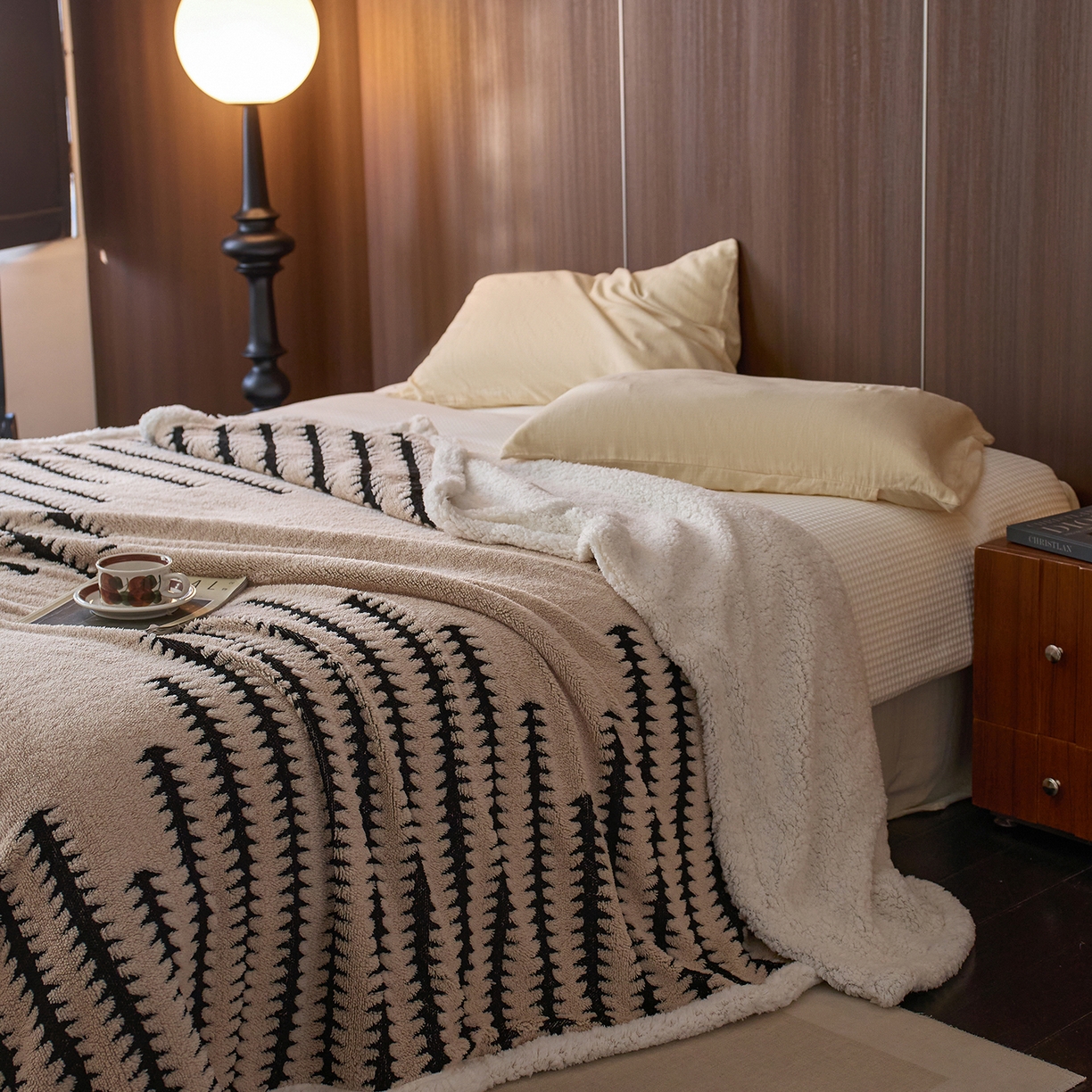 安莱生活 2025新款阳离子羊羔绒200克毛毯--云杉系列 云杉-卡其