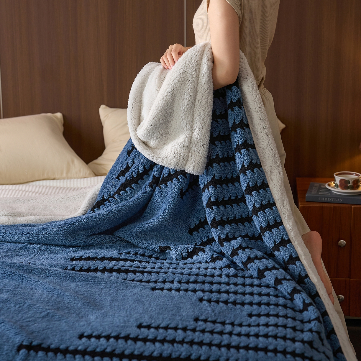 91家纺网 家纺一手货源 找家纺 安莱生活 2025新款阳离子羊羔绒200克毛毯--云杉系列 云杉-莱茵