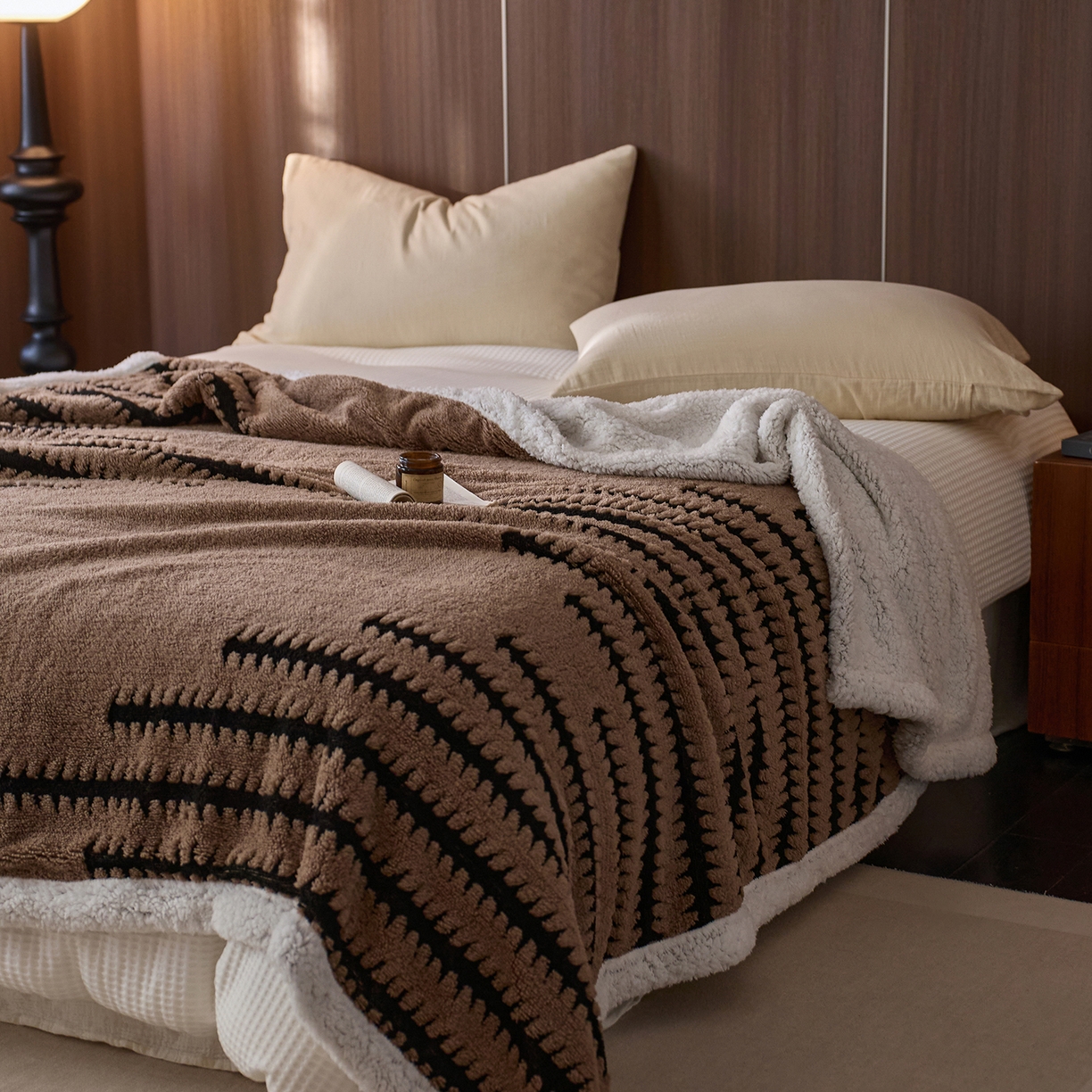 91家纺网 家纺一手货源 找家纺 安莱生活 2025新款阳离子羊羔绒200克毛毯--云杉系列 云杉-摩卡