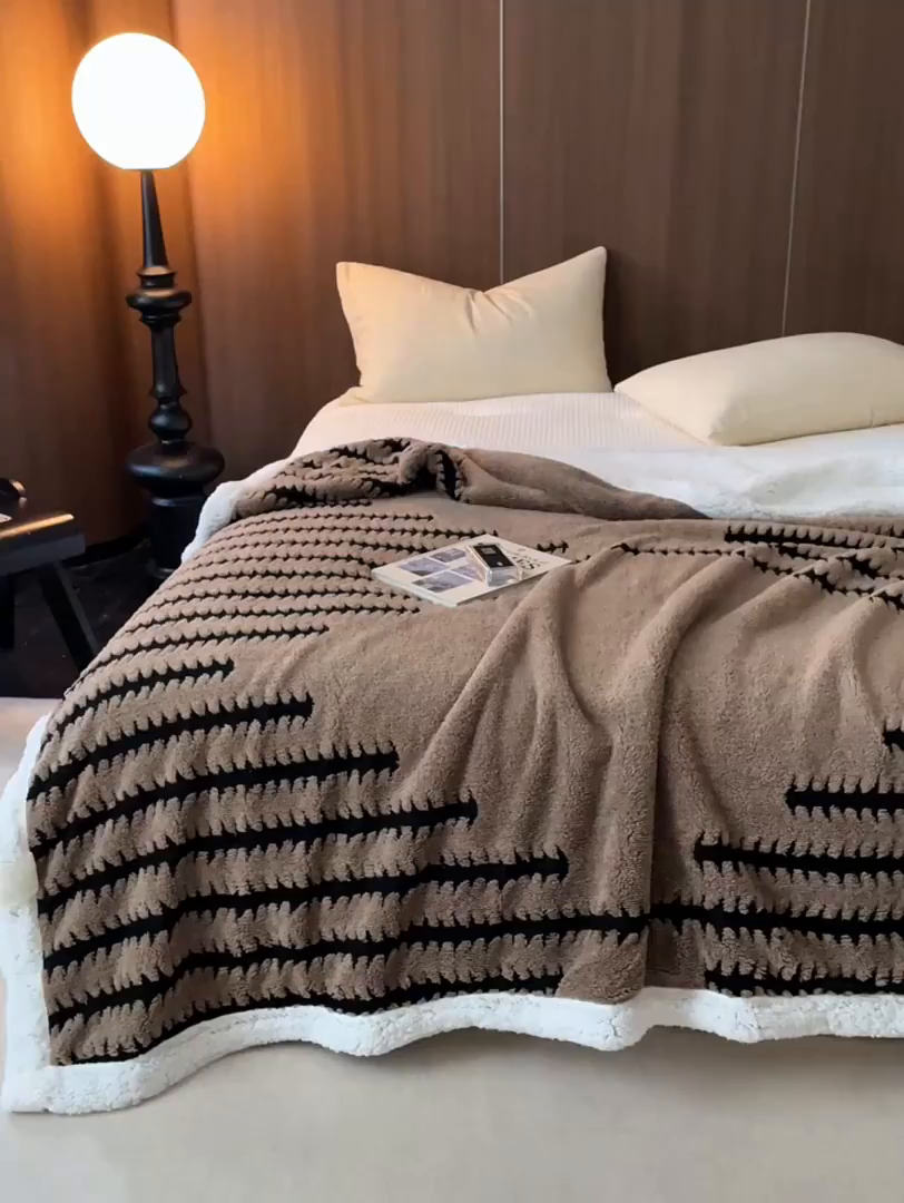 91家纺网 家纺一手货源 找家纺 安莱生活 2025新款阳离子羊羔绒200克毛毯--云杉系列 云杉-摩卡