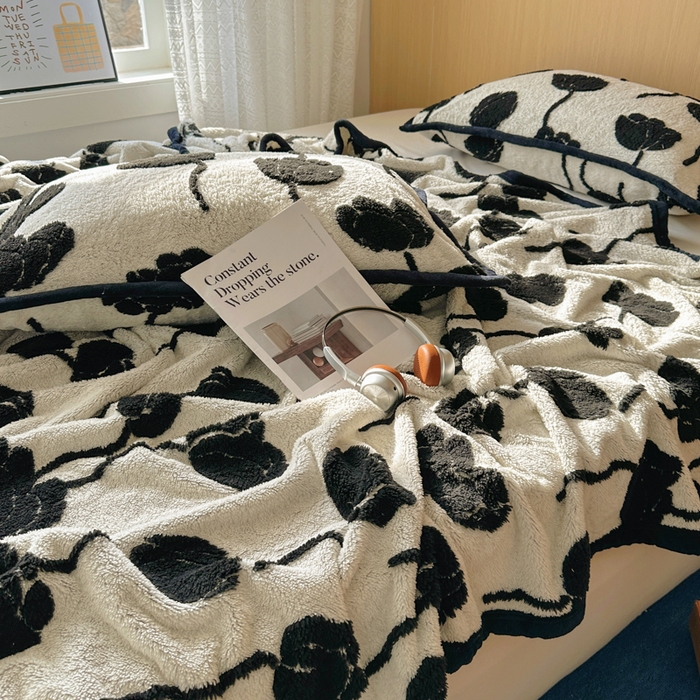 91家纺网 家纺一手货源 找家纺 春光里 2025新款双面阳离子毛毯 浅熙