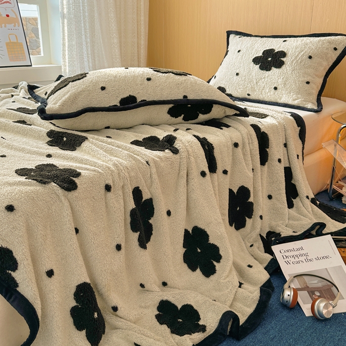 91家纺网 家纺一手货源 找家纺 春光里 2025新款双面阳离子毛毯 迷雾花园