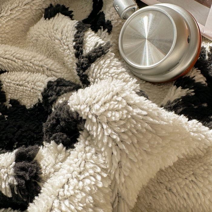 91家纺网 家纺一手货源 找家纺 春光里 2025新款双面阳离子毛毯 秋意