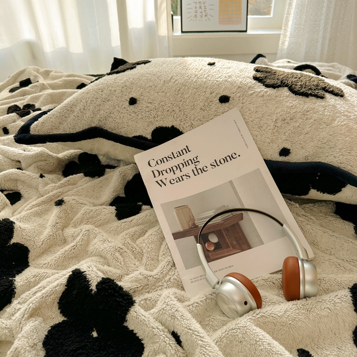 91家纺网 家纺一手货源 找家纺 春光里 2025新款双面阳离子毛毯 迷雾花园