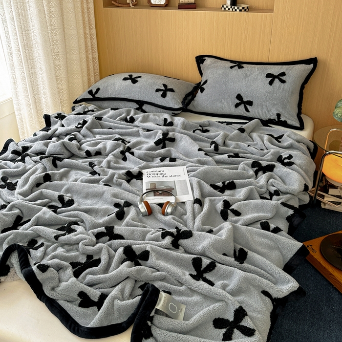 91家纺网 家纺一手货源 找家纺 春光里 2025新款双面阳离子毛毯 蝴蝶结