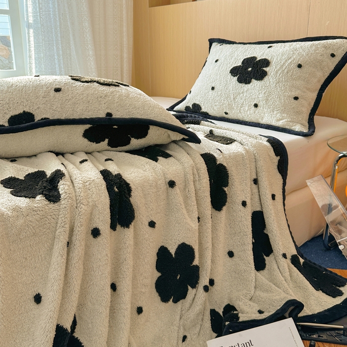 91家纺网 家纺一手货源 找家纺 春光里 2025新款双面阳离子毛毯 迷雾花园