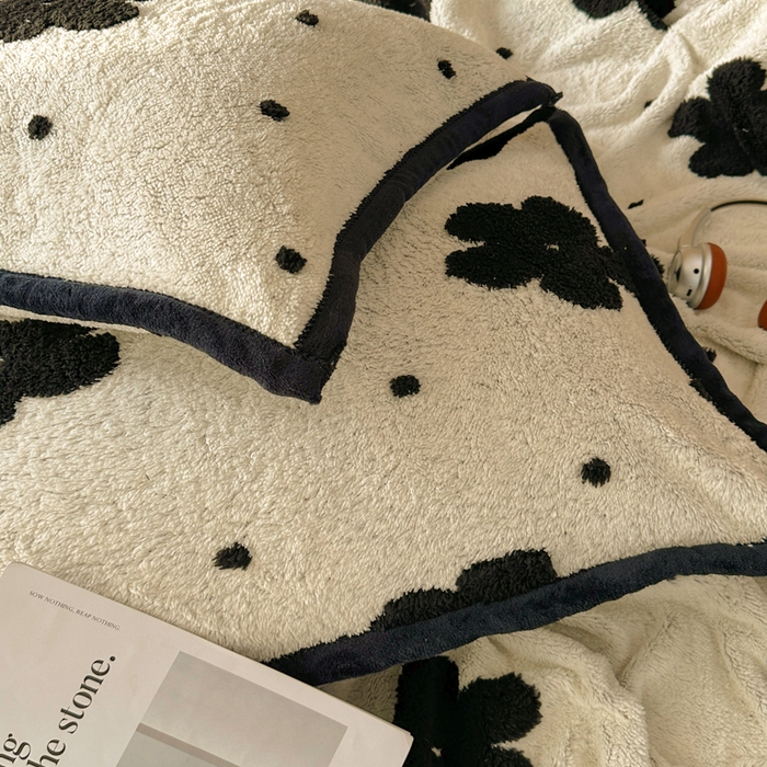 91家纺网 家纺一手货源 找家纺 春光里 2025新款双面阳离子毛毯 迷雾花园