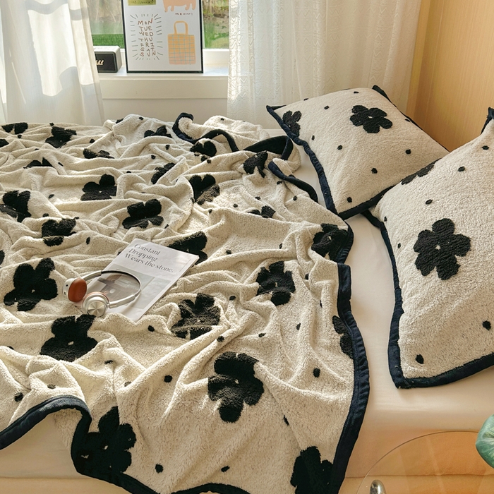 91家纺网 家纺一手货源 找家纺 春光里 2025新款双面阳离子毛毯 迷雾花园