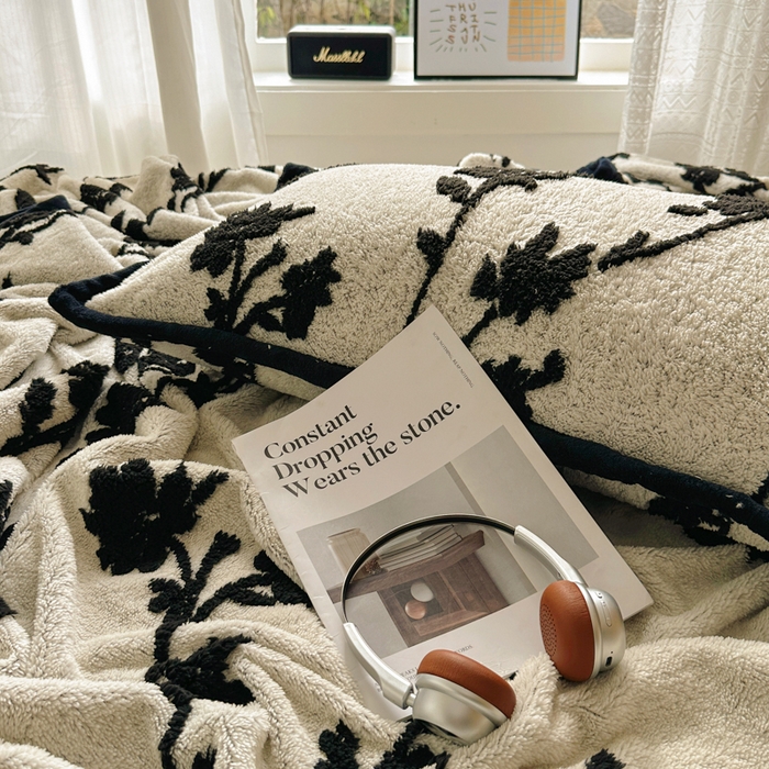 91家纺网 家纺一手货源 找家纺 春光里 2025新款双面阳离子毛毯 秋意