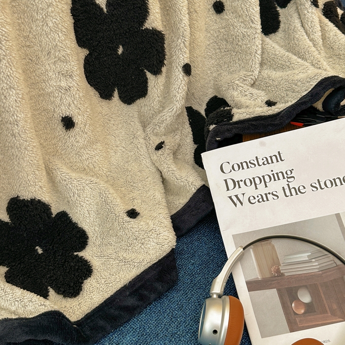 91家纺网 家纺一手货源 找家纺 春光里 2025新款双面阳离子毛毯 迷雾花园