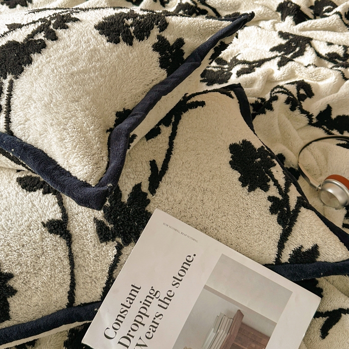 91家纺网 家纺一手货源 找家纺 春光里 2025新款双面阳离子毛毯 秋意