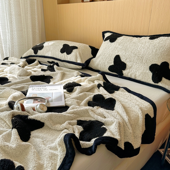 91家纺网 家纺一手货源 找家纺 春光里 2025新款双面阳离子毛毯 浪漫蝴蝶