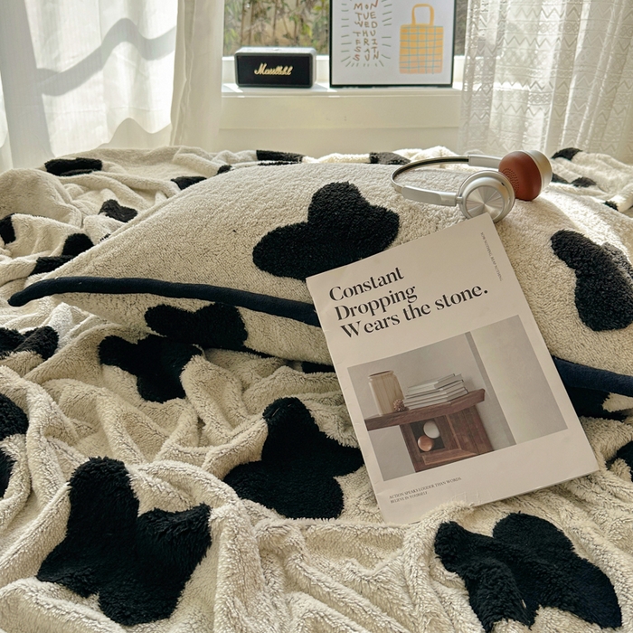 91家纺网 家纺一手货源 找家纺 春光里 2025新款双面阳离子毛毯 浪漫蝴蝶